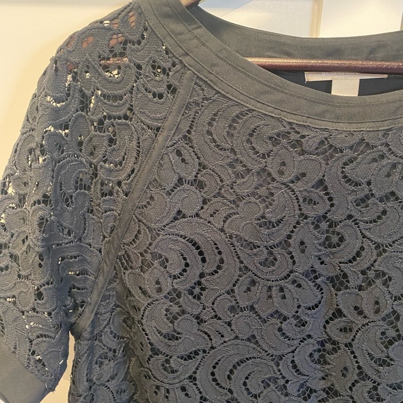 Banana Republic lace short sleeved top - Picture 3 of 5
